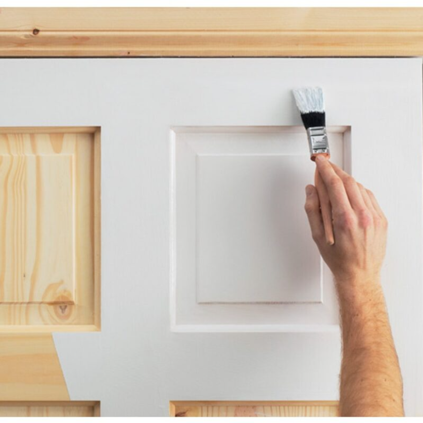 Как покрасить дверь из шпона